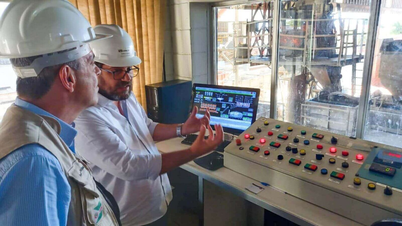 Prefeito de Várzea Paulista visita fabricação de pré-moldados do Novo Hospital3