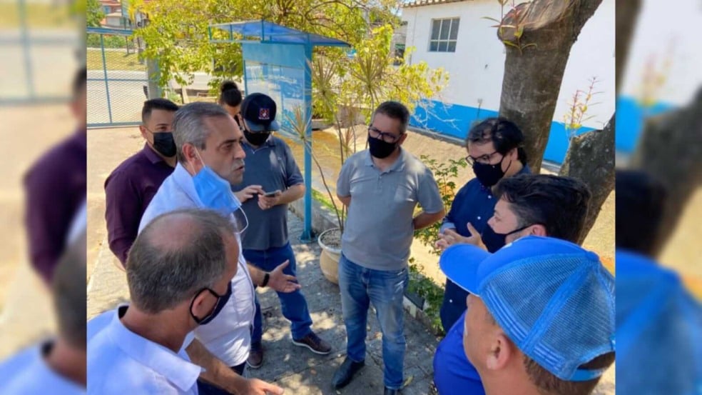 Professor Rodolfo vai até a sede da Sabesp e cobra explicações para a falta d´água