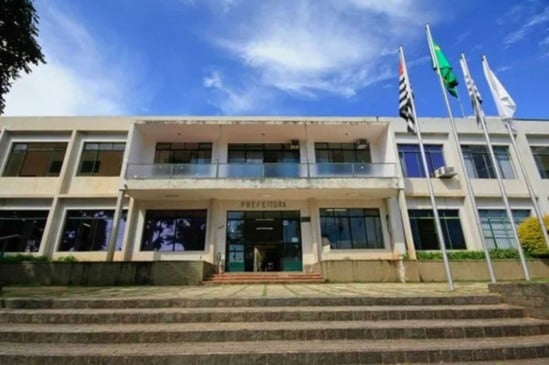 Prefeitura de Atibaia abre concurso público com 299 vagas e salários de até R$ 16 mil