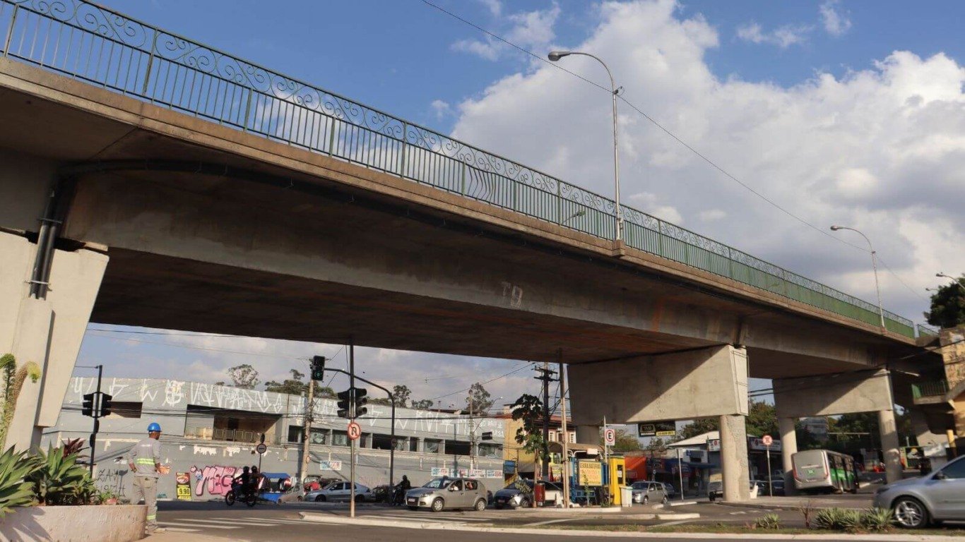Viaduto Brigadeiro Eduardo Gomes em Campo Limpo Paulista