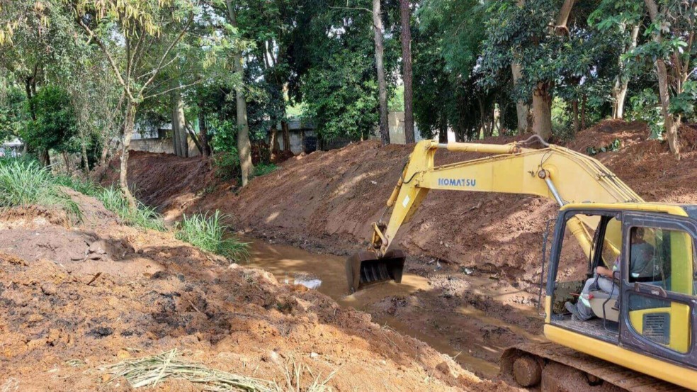 Limpeza de córrego em Campo Limpo Paulista Limpeza de córrego em Campo Limpo Paulista