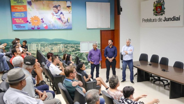 Gustavo Martinelli e moradores do Tarumã e São Camilo