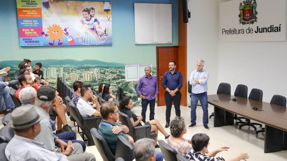 Gustavo Martinelli e moradores do Tarumã e São Camilo