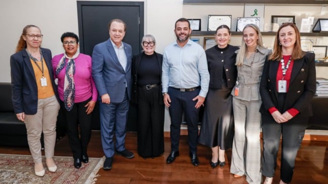 Representantes da Prefeitura de Jundiaí e do Estado