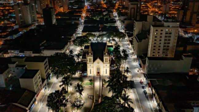 Iluminação pública no Centro de Jundiaí