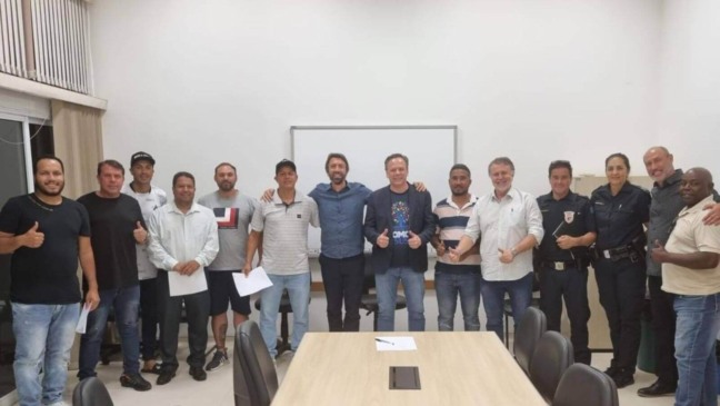 Prefeitura de Jundiaí discute projetos futuros com clubes de futebol amador da cidade