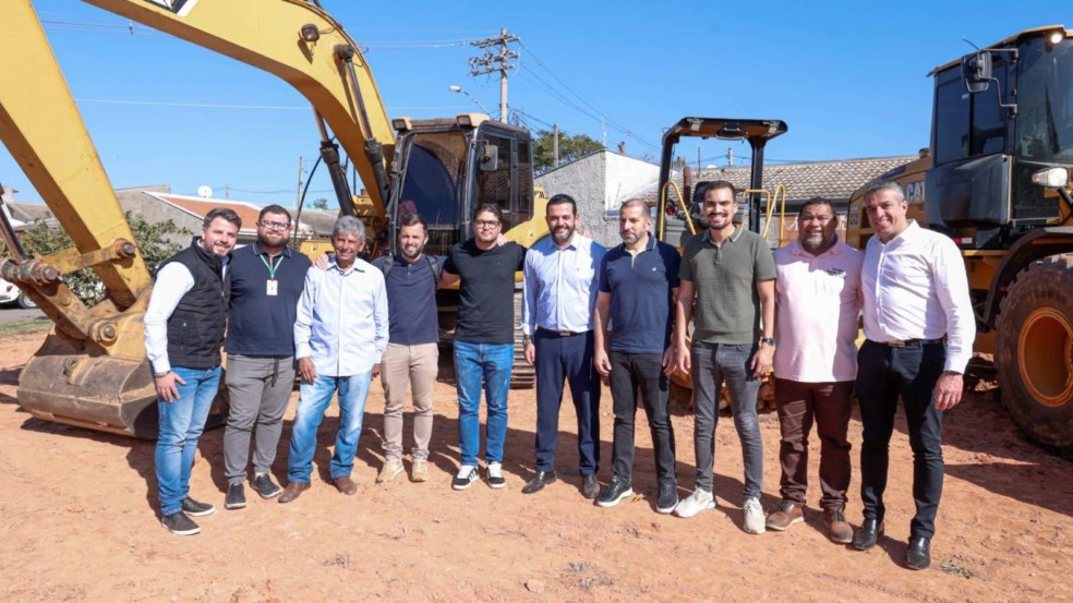 Moradias populares no Jardim dos Cravos