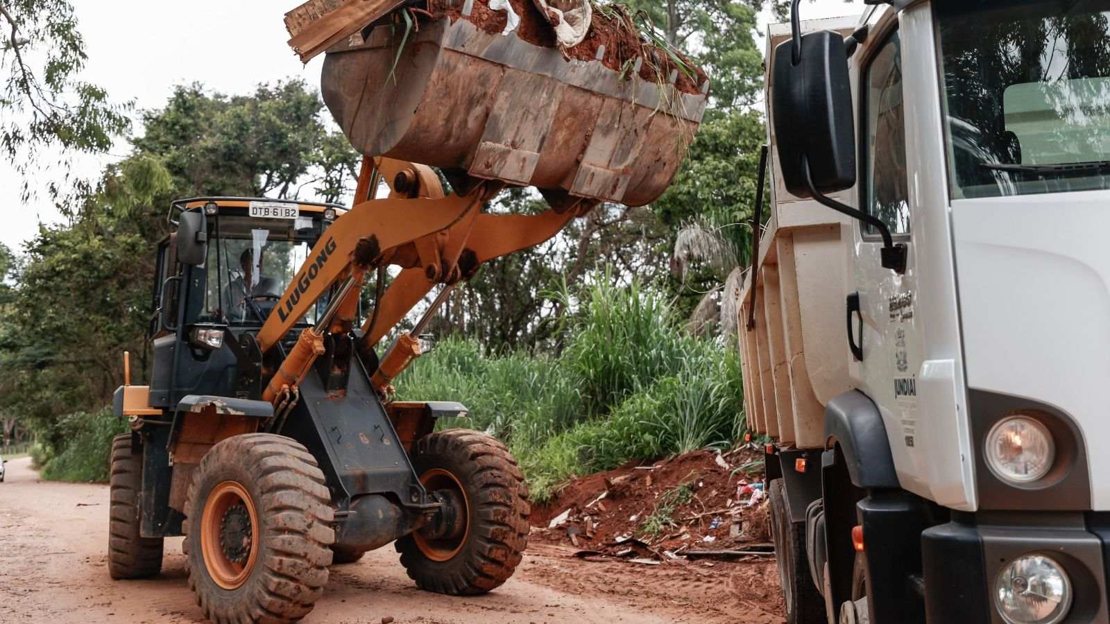 Trator da Prefeitura de Jundiaí