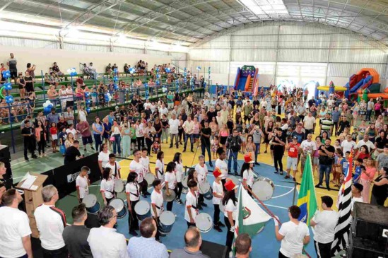 Prefeitura de Várzea Paulista entrega reforma do Ginásio Jordão Dias Fernandes