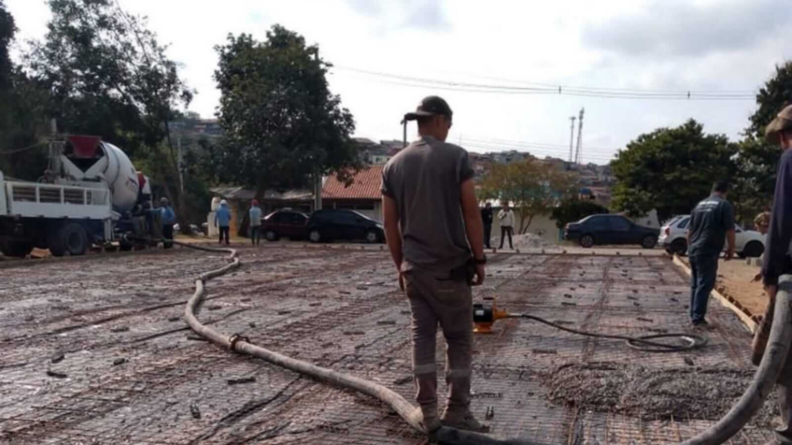Construção de base de concreto para skate park em Várzea Paulista
