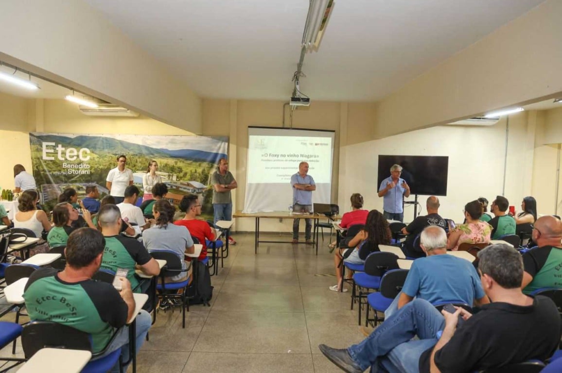 Primeira aula experimental da parceria Itália-Brasil é realizada no Centro de Enologia de Jundiaí