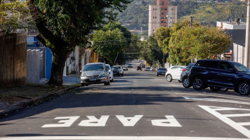Rua recapeada através do programa Mais Asfalto da Prefeitura de Jundiaí Rua recapeada através do programa Mais Asfalto da Prefeitura de Jundiaí