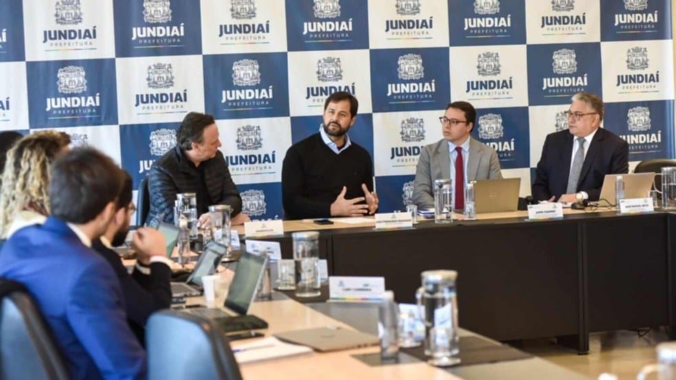 Representantes da CAF foram recebidos pelo prefeito Luiz Fernando Machado na manhã desta sexta (20)