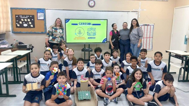 Alunos da EMEB Deputado Ranieri Mazzilli