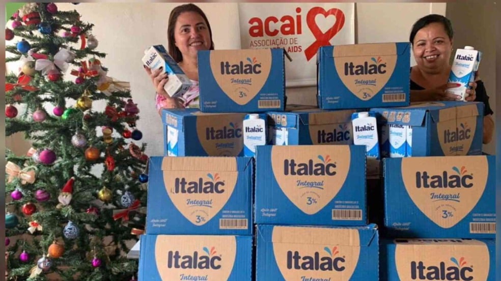 Entrega de doações (Foto: Divulgação/Ajuda 2 reais)