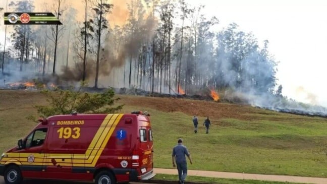 Área de incêndio em Piracicaba após queda de avião