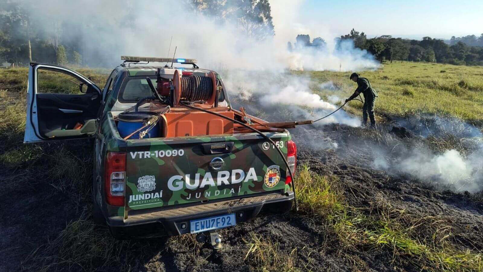 Queimada atinge área de 2 hectares em Jundiaí