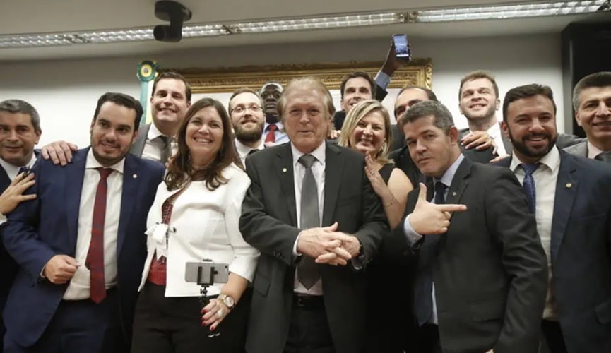 Reforma da Previdência é aprovada na CCJ por 48 votos a favor e 18 contra