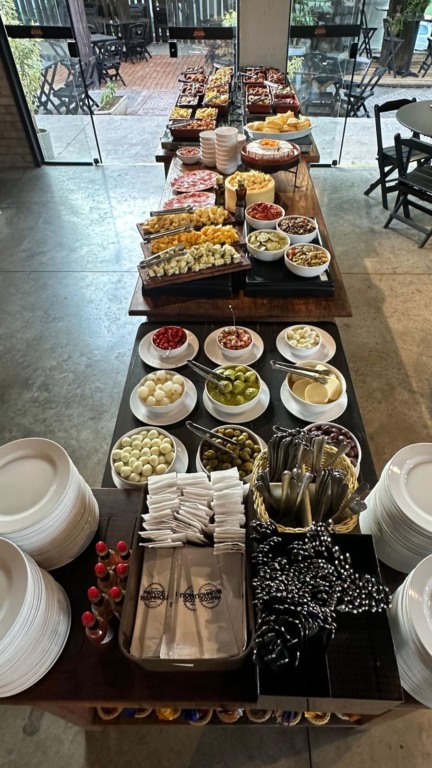 Rodízio de Comida de Boteco na Cervejaria e Restaurante Marcos Brunholi