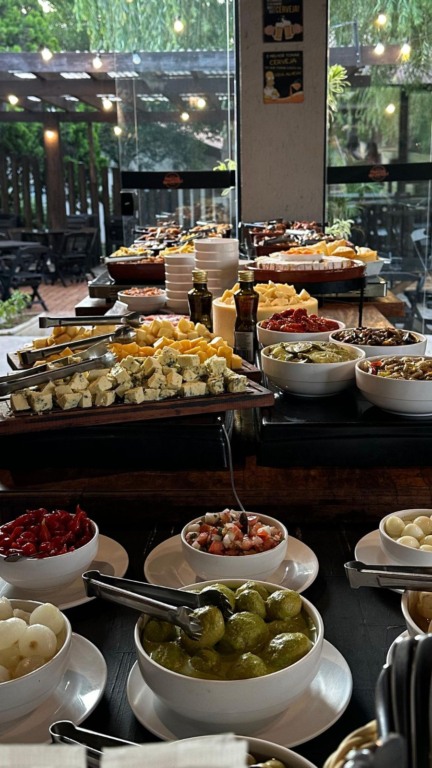 Rodízio de Comida de Boteco na Cervejaria e Restaurante Marcos Brunholi