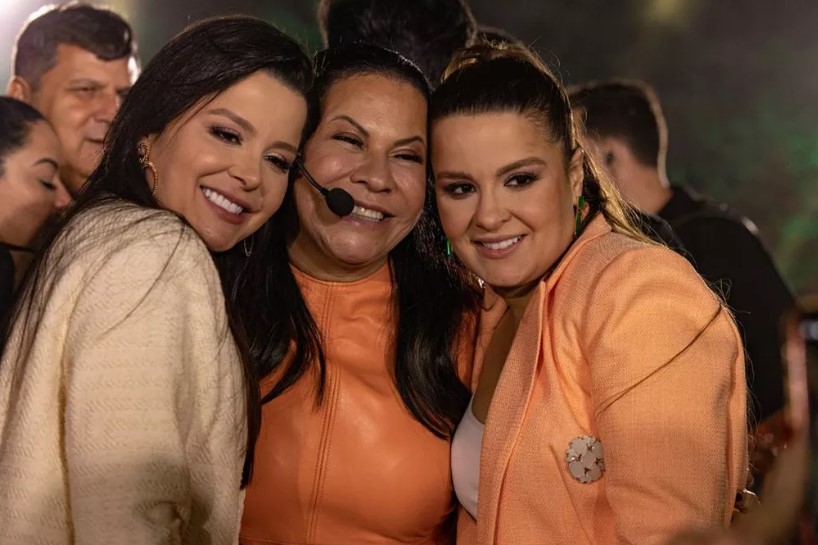 Ruth-dias-com-maiara-e-maraisa