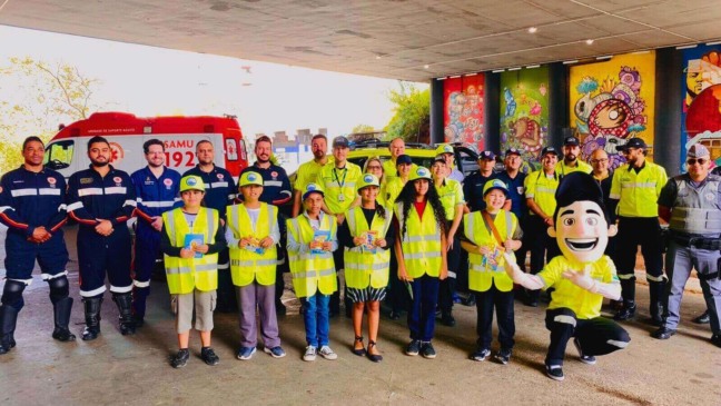 Samu de Jundiaí participa de blitz educativa para prevenção de acidentes de trânsito