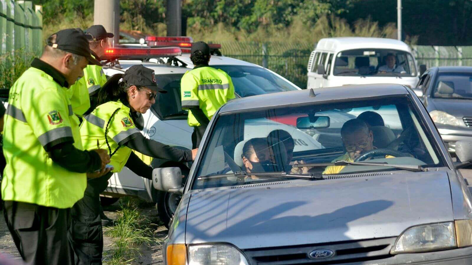 Blitz educativa em Várzea Paulista