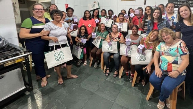 Equipe de marketing do JundiaíShopping visita Associação Maria de Magdala, em Jundiaí