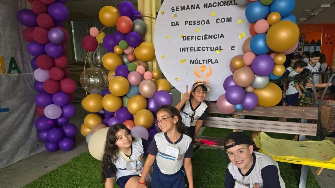 Crianças da rede municipal, que foram convidadas pela APAE Jundiaí