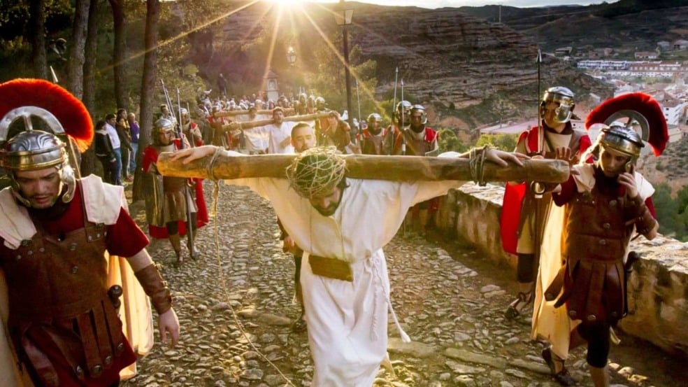 Jesus sendo crucificado