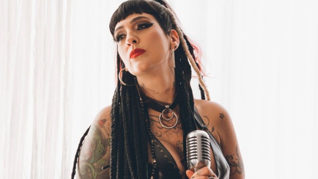 Cantora Shelly Simon