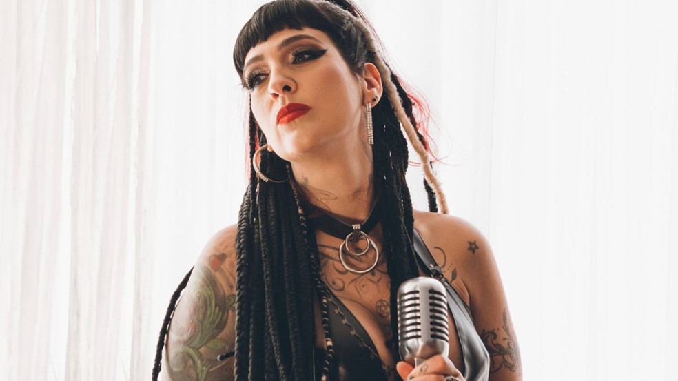 Cantora Shelly Simon