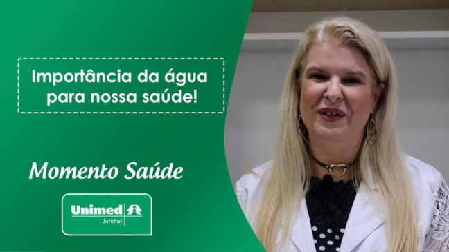 Thumb de vídeo da Unimed com médica em fundo verde