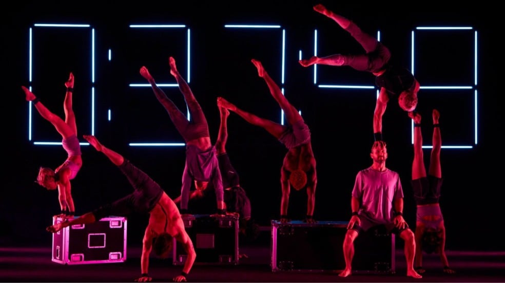 Grupo australiano apresenta Espetáculo Ten Thousand Hours em Jundiaí.