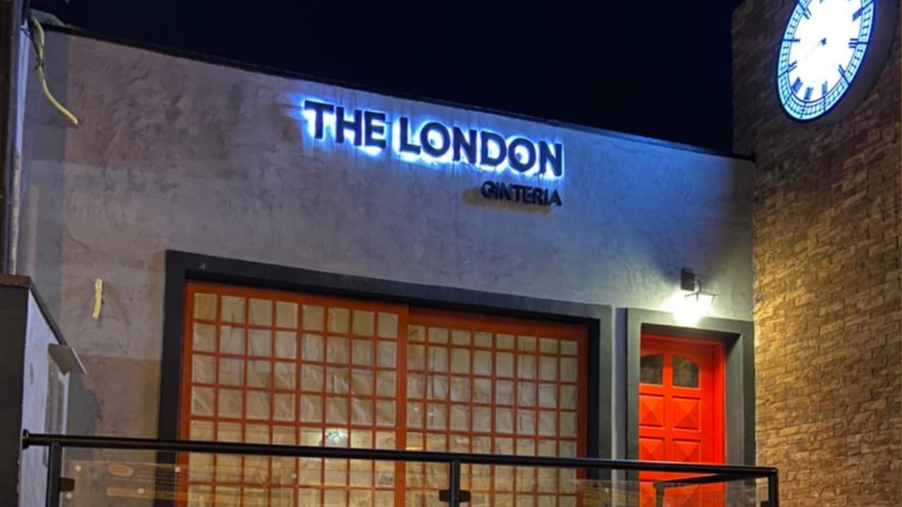 Fachada do bar The London Ginteria, em Jundiaí