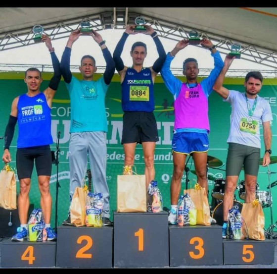 Tiago-Sampaio-vence-a-16-corrida-Unimed-compressed