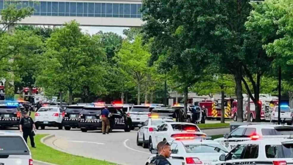 Hospital Saint Francis Health System em Tulsa (Oklahoma) foi alvo de atirador na tarde desta quarta-feira (1º) (Foto: Reprodução/ Tulsa Police Department)
