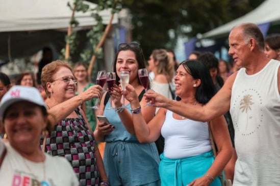 Todos os dias, a programação traz, às 17h30, o tradicional Brinde do Vinho. Foto: Prefeitura de Jundiaí