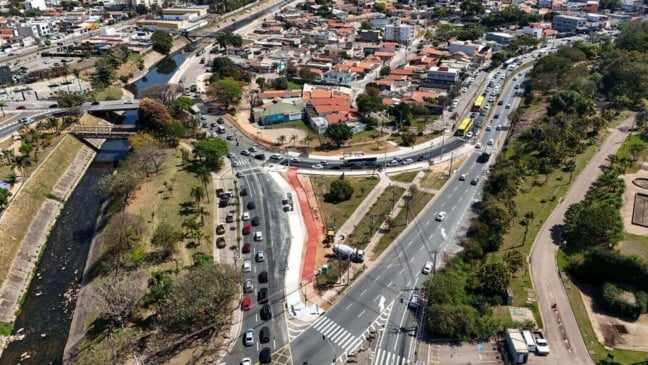 Trecho da Rodovia Geraldo Dias com Av Frederico Ozanan em Jundiaí