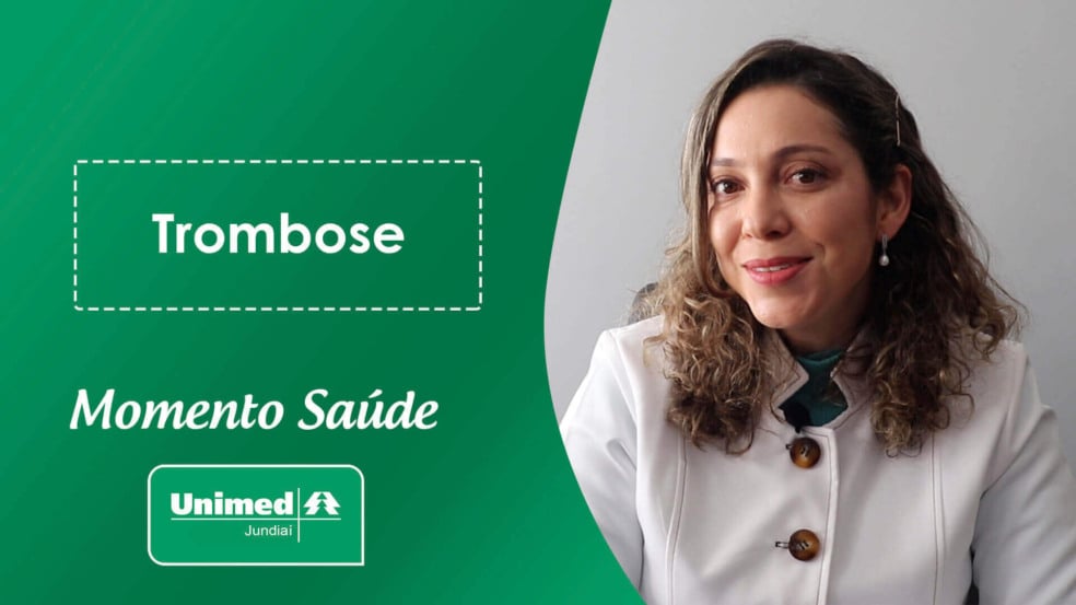 Thumb de vídeo da Unimed com médica em fundo verde