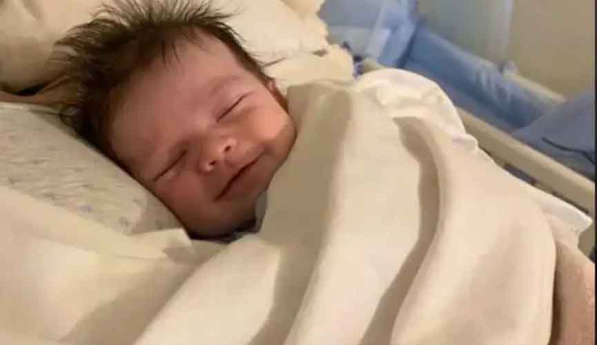 Última foto de bebê com mãe que morreu no parto é emocionante