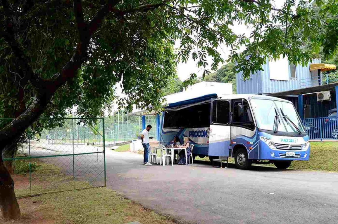 Unidade Móvel do Procon orienta moradores da região norte de Várzea Paulista