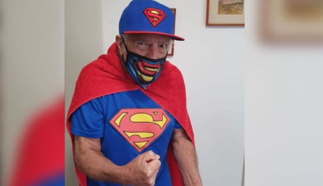 Ary Fontoura vira 'Vovô Man' e manda recado para quem furar quarentena