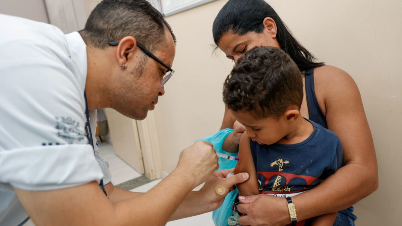 Vacinação em crianças.