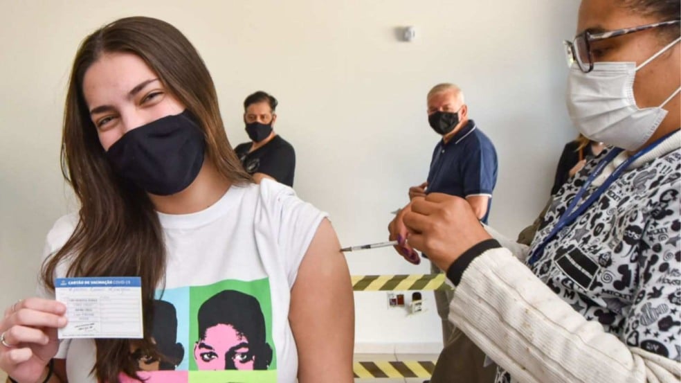 Vacinação contra COVID-19 terá doses adicionais para pessoas a partir de 40 anos, além dos grupos já liberados para as demais doses ou em atraso (Foto: Prefeitura de Jundiaí)