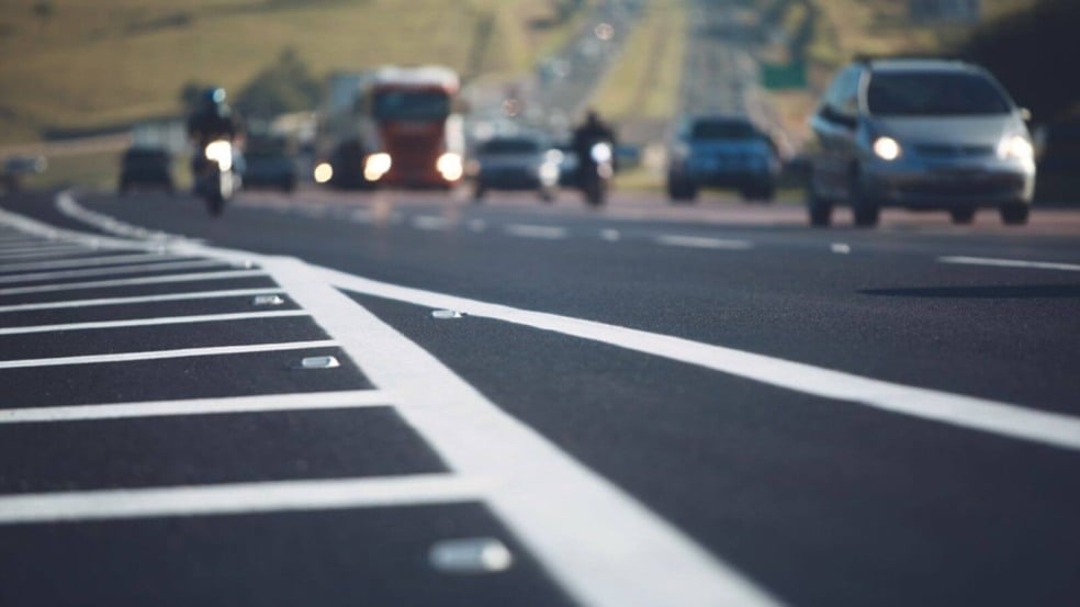 Acostamento em rodovia