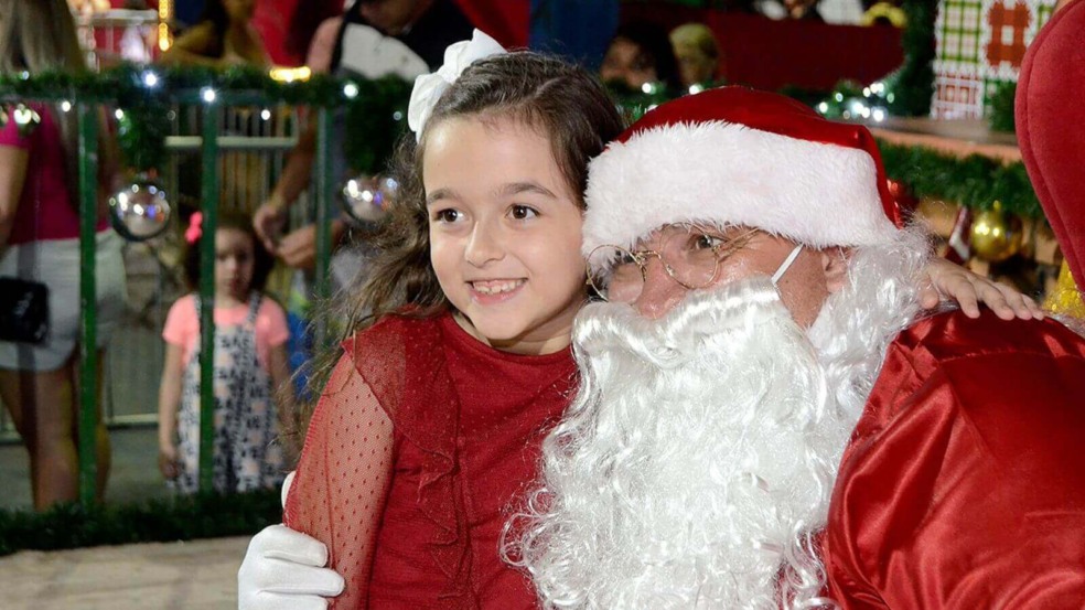 Papai Noel com criança