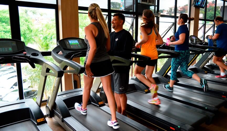 Veja como emagrecer fazendo treinos na esteira Veja como emagrecer fazendo treinos na esteira