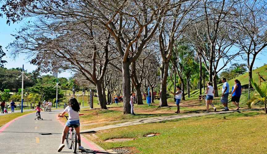 Veja o que Abre e Fecha no feriado deste sábado (12) em Jundiaí