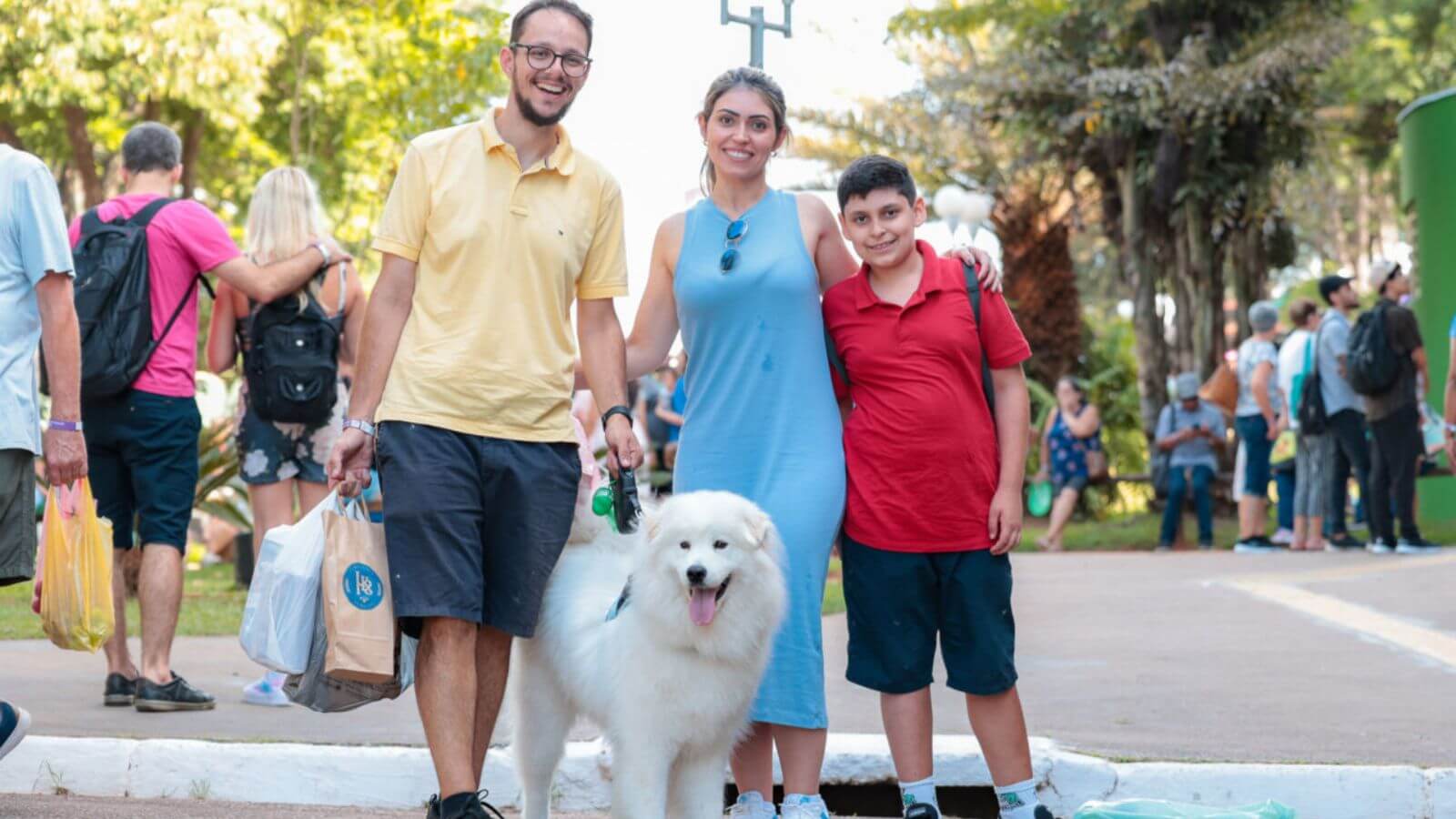 Animais com as famílias na Festa da Uva de Jundiaí